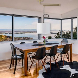 Articulated pendant lamp "NECK".