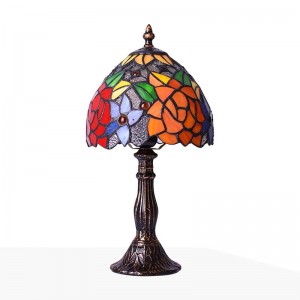 Tiffany-inspired lamp with rose mosaic in glass