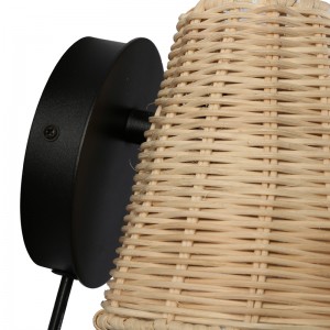 Wicker wall light with "Blind" plug. E27