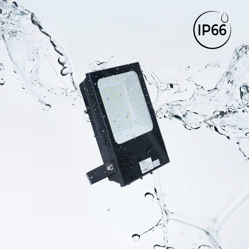 Outdoor LED floodlight - 50W CCT - "PRO" Series - 110lm/W - IP66 | LED projector Outdoor LED floodlight - 50W CCT - "PRO" Series - 110lm/W - IP66 | LED projector