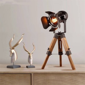 Vintage table lamp with tripod