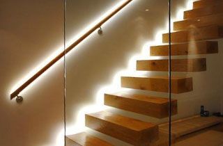 tiras led instaladas en escaleras de duplex