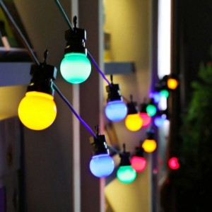 Ghirlanda a LED con cavo nero 10 lampadine LED multicolore - 8 metri