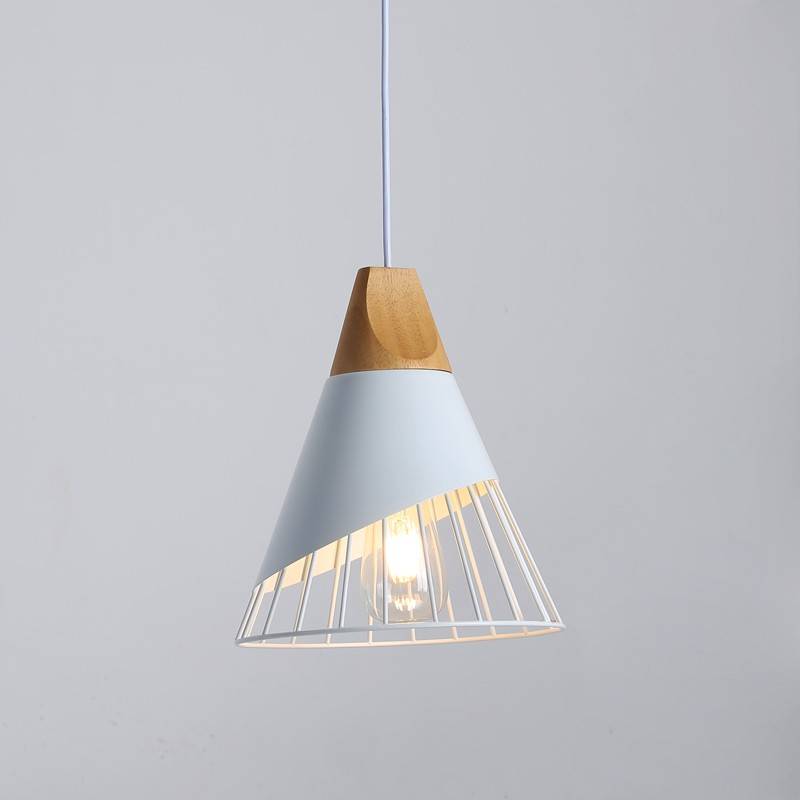 Lampada a sospensione nordica "ADOR". Lampada a sospensione nordica "ADOR".