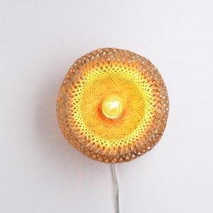 Lampada rotonda in vimini