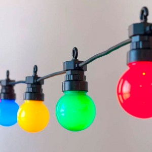 Ghirlanda LED con cavo nero 10 lampadine LED multicolore - 8 metri