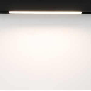 Faretto lineare LED opalino a binario magnetico 48V - 10W - Nero