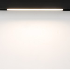 Faretto lineare LED opalino a binario magnetico 48V - 10W - Nero