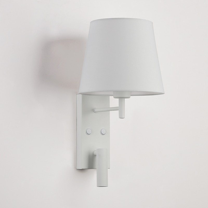 lampada da parete bianca