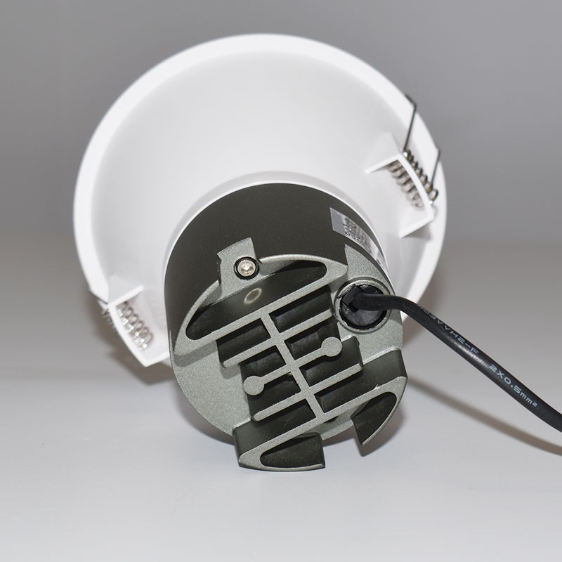 Faretto LED da incasso 11W "KOPPA"- Ottica 15º - Taglio Ø 100mm - Basso UGR Faretto LED da incasso 11W "KOPPA"- Ottica 15º - Taglio Ø 100mm - Basso UGR