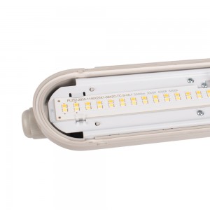 Plafoniera stagna LED lineare collegabile CCT con sensore di movimento - 120 cm - 40W - IP65