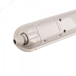 Plafoniera stagna LED lineare collegabile CCT con sensore di movimento - 120 cm - 40W - IP65