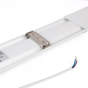 Plafoniera lineare LED per montaggio a superficie - 18W - 60cm - IP20
