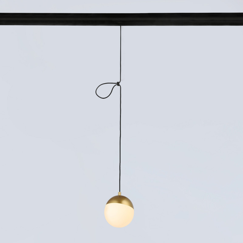 Lampada a sospensione sfera LED a binario magnetico 48V - 6W - 2700K - CRI90 - Oro Lampada a sospensione sfera LED a binario magnetico 48V - 6W - 2700K - CRI90 - Oro
