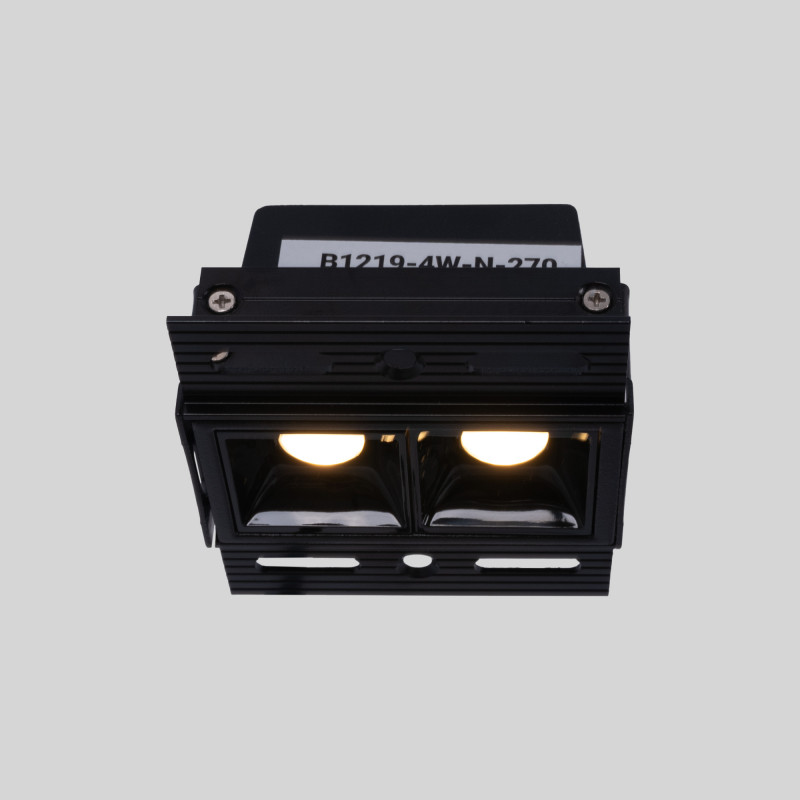 Faretto lineare LED incasso a scomparsa - 4W - UGR18 - CRI90 - Nero Faretto lineare LED incasso a scomparsa - 4W - UGR18 - CRI90 - Nero