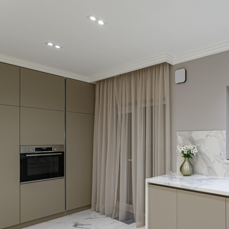 KIT Anello downlight quadrato 93x93mm (bianco/champagne) + Lampadina GU10 5,4W + Portalampada KIT Anello downlight quadrato 93x93mm (bianco/champagne) + Lampadina GU10 5,4W + Portalampada