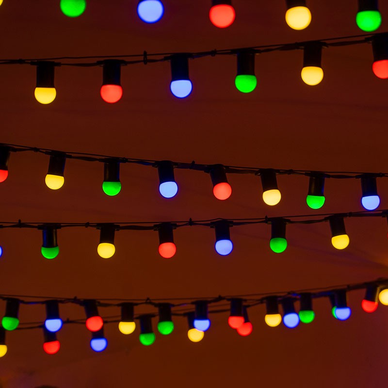 LED slinger met zwarte kabel 10 Veelkleurige LED lampjes - 8 meter