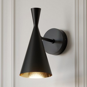 Aplique de pared interior orientable color negro y dorado - art deco estilo nórdico