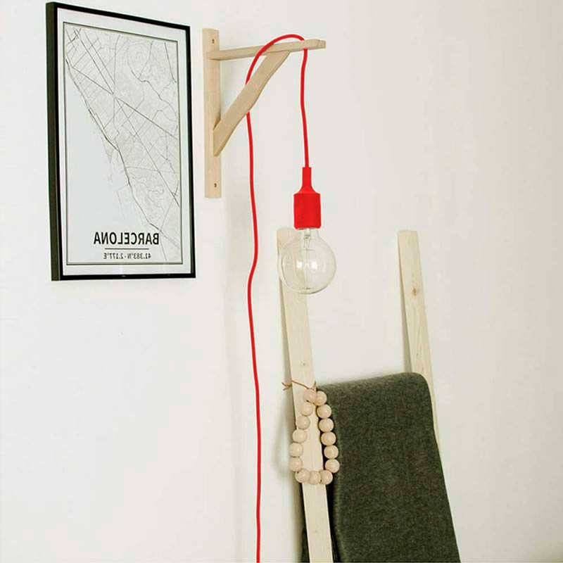 Aplique de pared nórdico "YOJO" escuadra de madera y colgante de silicona