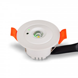 Downlight LED do wbudowania o mocy 3 W. Działa zarówno jako zwykła oprawa oświetleniowa, jak i oprawa awaryjna.