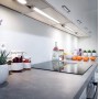 Luminária linear LED orientável 10W IP20 Luminária linear LED orientável 10W IP20