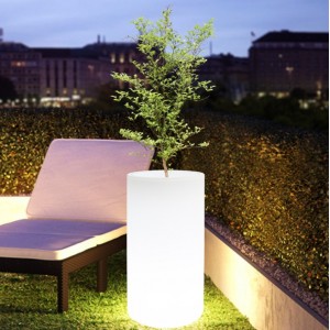 Vaso de plantas LED RGBW recarregável 5W - Resina branca - IP65 - 40x80cm