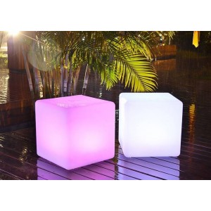 Cubo LED de resina 1,2W RGBW, 35X35cm, IP65, recarregável