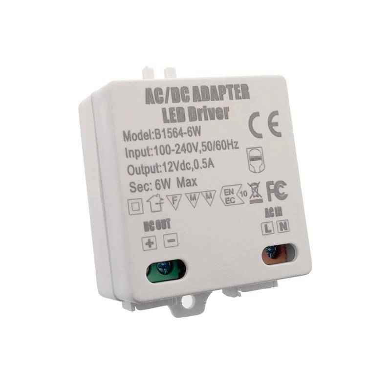 Driver ou transformador de voltagem constante 12V DC 0,5A 6W 100-240V