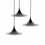 Lâmpada pendente preta em forma de cone inspiração no design da luminária GUBI