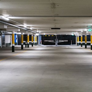 Ecrã LED estanque de 120cm para parques de estacionamento