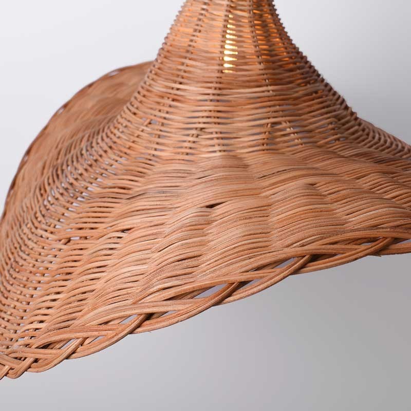 Candeeiro de teto  em formato de chapéu Candeeiro de teto  em formato de chapéu