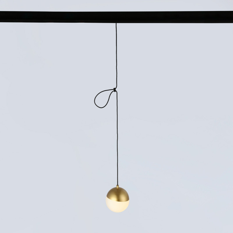 Candeeiro suspenso LED de esfera para trilho magnético 48V - 6W - 2700K - CRI90 - Dourado Candeeiro suspenso LED de esfera para trilho magnético 48V - 6W - 2700K - CRI90 - Dourado