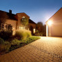 Iluminação LED orientável para garagens e entradas de residências