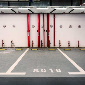 Luminária LED linear estanque para garagens e armazéns