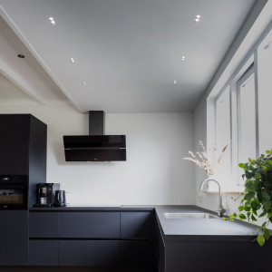 Downlight LED de encastrar no teto de gesso em cozinhas