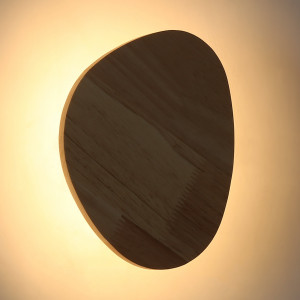 Luminária de design eclipse  feita de madeira