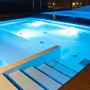 Foco LED submersível  em piscinas