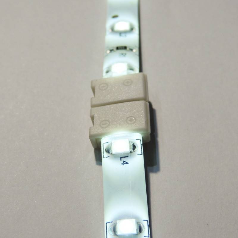 Conector para fitas LED 12V monocor 8mm direto sem cabo Conector para fitas LED 12V monocor 8mm direto sem cabo