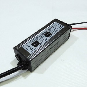 Driver 30W 900mA  27-37V (CHIP COB)