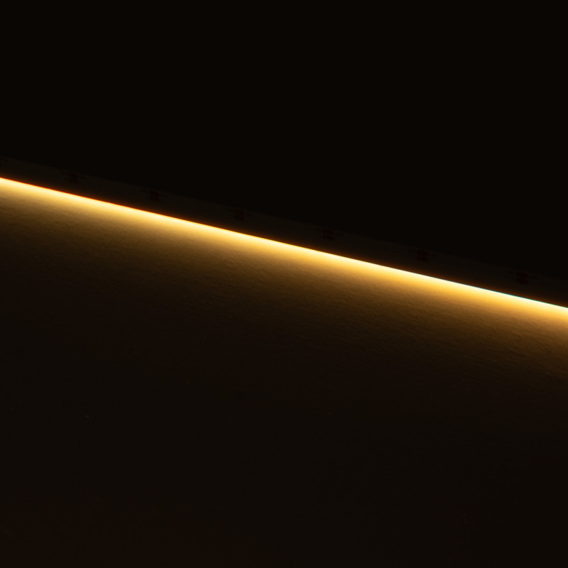 Fita LED COB monocromática 24V DC - Emissão lateral - 9W/m - 8mm - IP20 - Corte 3cm - Rolo de 5 metros