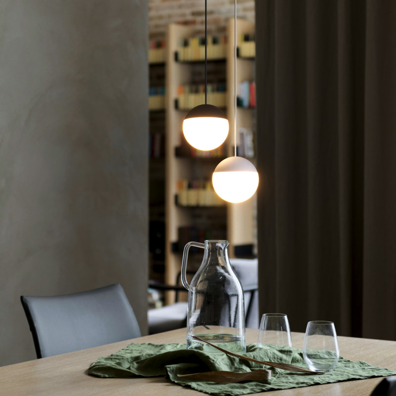 Candeeiro suspenso LED esférico "ASTRO" - 9W - Luz quente Candeeiro suspenso LED esférico "ASTRO" - 9W - Luz quente